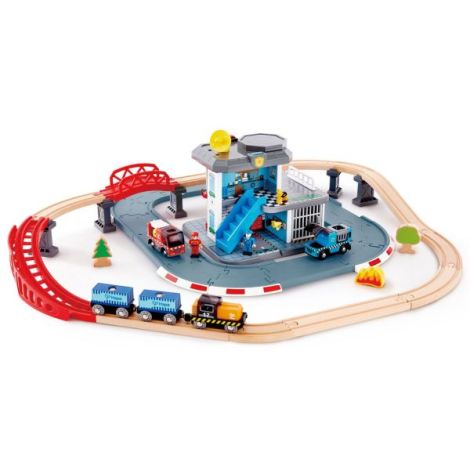 Jucarie din lemn - Set tren si servicii de urgenta (55 piese) - imagine 6